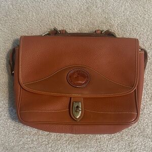 Vintage Dooney & Bourke all weather carrier crossbody bag